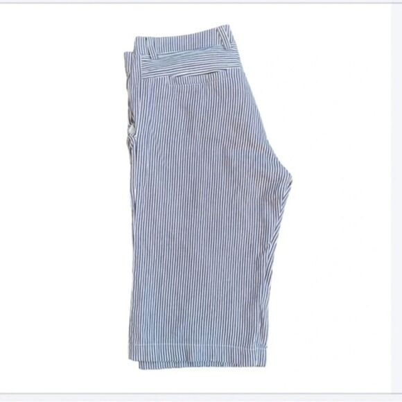 Blue & white striped Bermuda shorts size Medium Nautical cruisewear resortwear - Picture 2 of 2